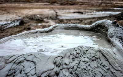 Azerbaidzanas.Gobustan mud vulcanoes