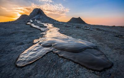 Azerbaidzanas.Gobustan mud vulcanoes5