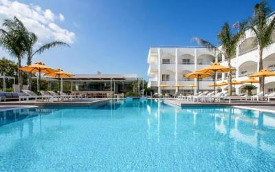 Orion Hotel baseinas